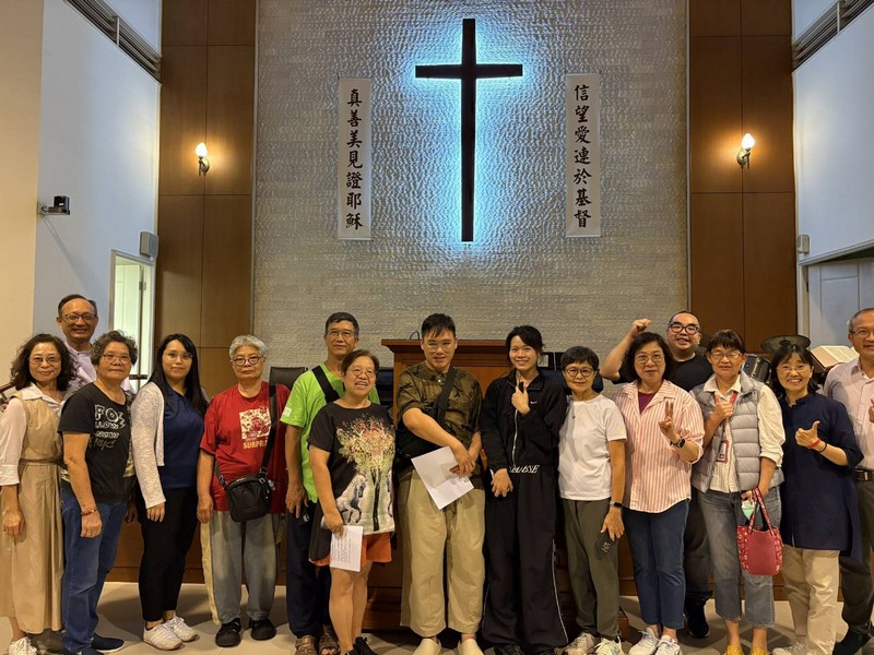 香港、澳門門諾會牧者及會友參訪花蓮，黎明機構，富安教會。參訪善牧中心晨星房角石手作坊。